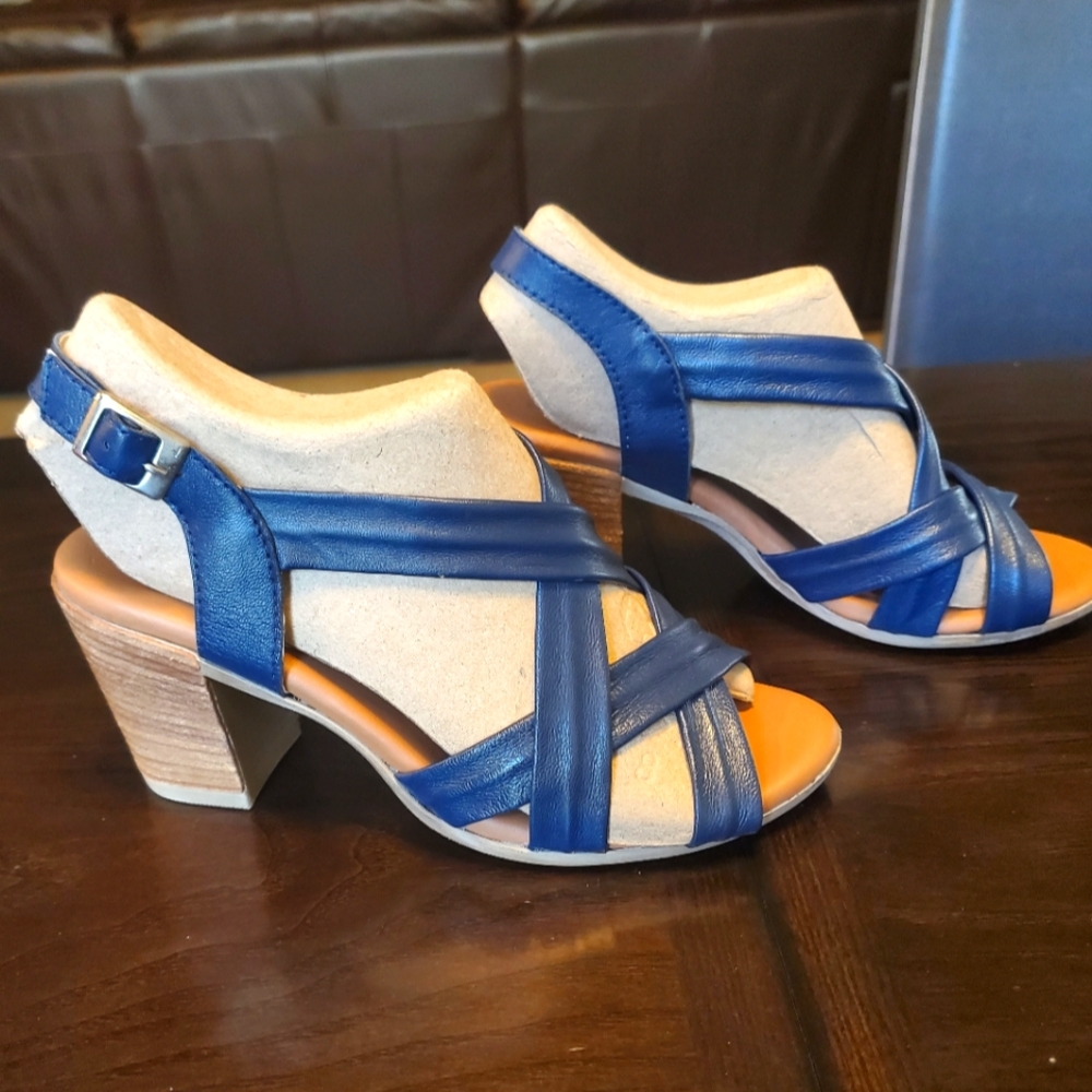 Genuine Italian Leather Block Heel Sandals, Size 37, Beautiful Blue.